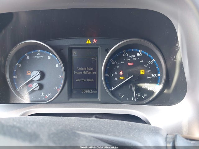 2018 Toyota Rav4 Le მანქანა იყიდება აუქციონზე, vin: JTMBFREV2JJ745747, აუქციონის ნომერი: 46199790