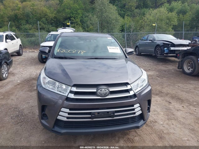 2018 Toyota Highlander Le მანქანა იყიდება აუქციონზე, vin: 5TDZARFH7JS039186, აუქციონის ნომერი: 46200278