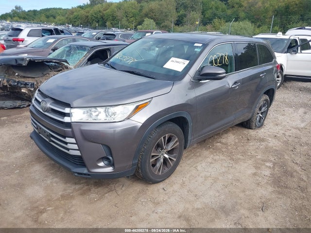 2018 Toyota Highlander Le მანქანა იყიდება აუქციონზე, vin: 5TDZARFH7JS039186, აუქციონის ნომერი: 46200278