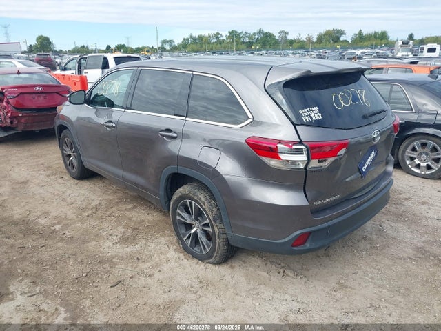 2018 Toyota Highlander Le მანქანა იყიდება აუქციონზე, vin: 5TDZARFH7JS039186, აუქციონის ნომერი: 46200278