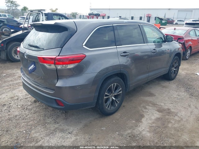 2018 Toyota Highlander Le მანქანა იყიდება აუქციონზე, vin: 5TDZARFH7JS039186, აუქციონის ნომერი: 46200278
