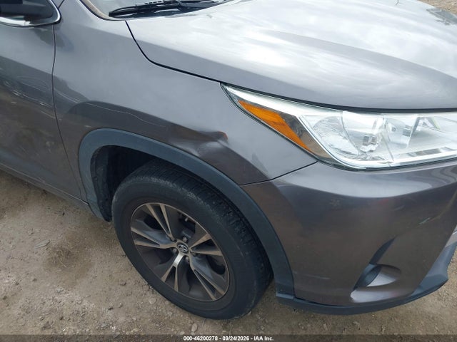 2018 Toyota Highlander Le მანქანა იყიდება აუქციონზე, vin: 5TDZARFH7JS039186, აუქციონის ნომერი: 46200278