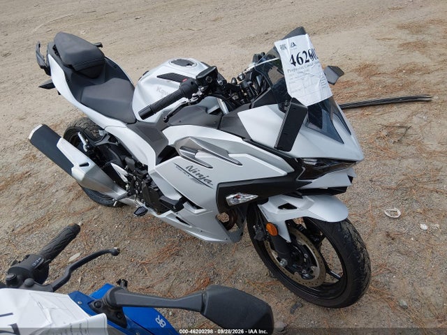 46200298 :رقم المزاد ، ML5EXGG13SDA71551 vin ، 2025 Kawasaki Ex500 مزاد بيع
