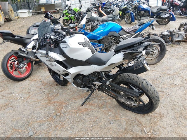 46200298 :رقم المزاد ، ML5EXGG13SDA71551 vin ، 2025 Kawasaki Ex500 مزاد بيع