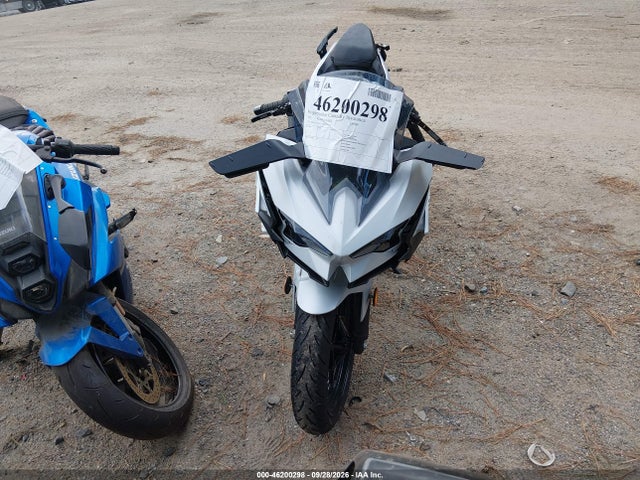 46200298 :رقم المزاد ، ML5EXGG13SDA71551 vin ، 2025 Kawasaki Ex500 مزاد بيع