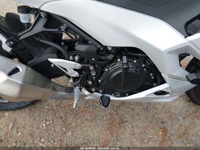 46200298 :رقم المزاد ، ML5EXGG13SDA71551 vin ، 2025 Kawasaki Ex500 مزاد بيع
