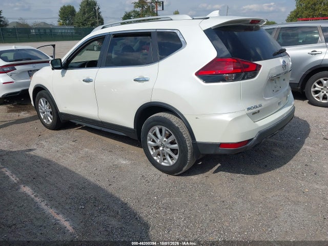 46200394 :رقم المزاد ، 5N1AT2MV2HC881089 vin ، 2017 Nissan Rogue Sv مزاد بيع