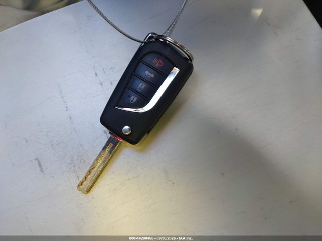 JTDEPRAE6LJ028657 Toyota COROLLA LE