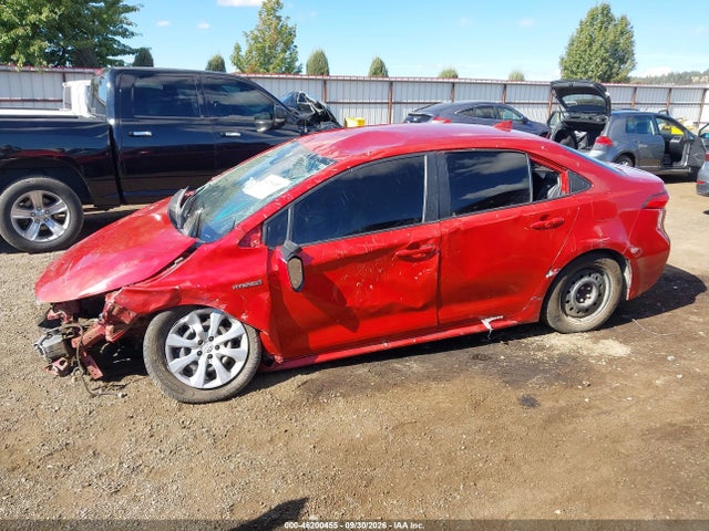 JTDEPRAE6LJ028657 Toyota COROLLA LE
