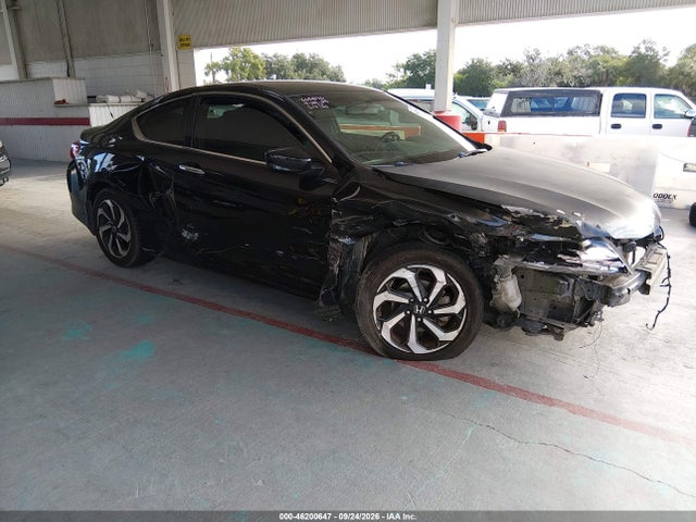 46200647 :رقم المزاد ، 1HGCT1B36HA000187 vin ، 2017 Honda Accord Lx-s مزاد بيع