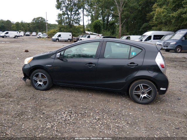 Продаж на аукціоні авто 2013 Toyota Prius C One, vin: JTDKDTB3XD1537125, номер лоту: 46200784