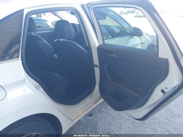2019 Volkswagen Jetta 1.4t Sel Premium მანქანა იყიდება აუქციონზე, vin: 3VWG57BU1KM002815, აუქციონის ნომერი: 46200794