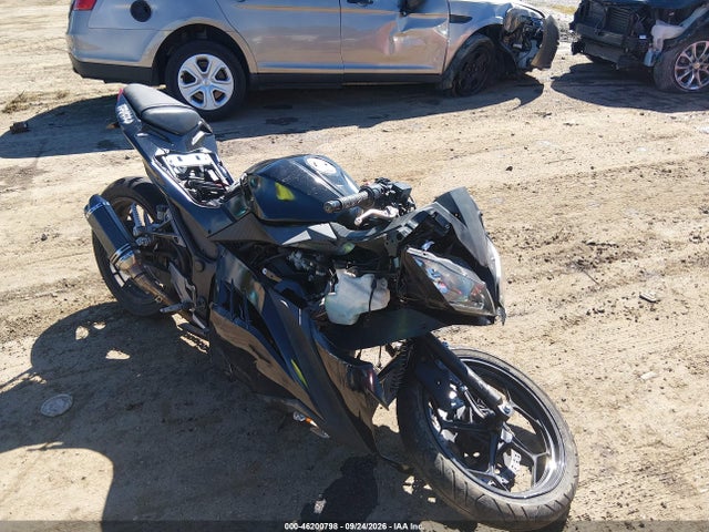 46200798 :رقم المزاد ، JKAEX8A13FDA24783 vin ، 2015 Kawasaki Ex300 A مزاد بيع
