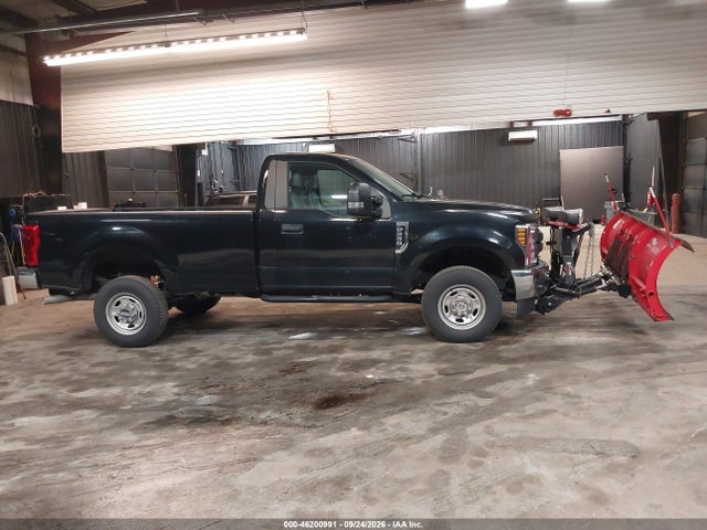 46200991 :رقم المزاد ، 1FTBF2B68JEC48702 vin ، 2018 Ford F-250 Xl مزاد بيع