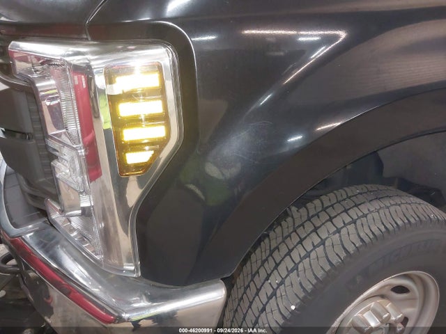 46200991 :رقم المزاد ، 1FTBF2B68JEC48702 vin ، 2018 Ford F-250 Xl مزاد بيع