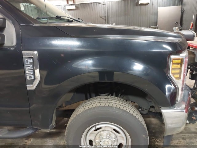 46200991 :رقم المزاد ، 1FTBF2B68JEC48702 vin ، 2018 Ford F-250 Xl مزاد بيع