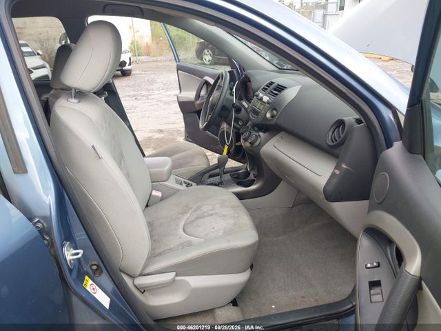 2011 Toyota Rav4 მანქანა იყიდება აუქციონზე, vin: JTMBF4DV8BD041329, აუქციონის ნომერი: 46201219