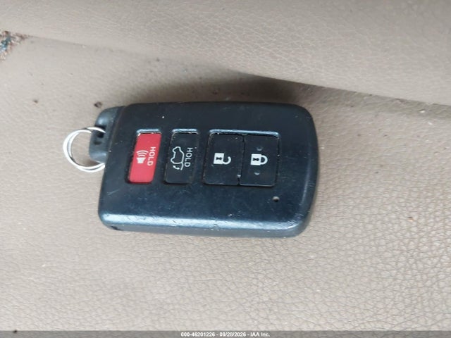 Toyota Rav4 Limited 2017 JTMYFREV0HD103417 Image 11