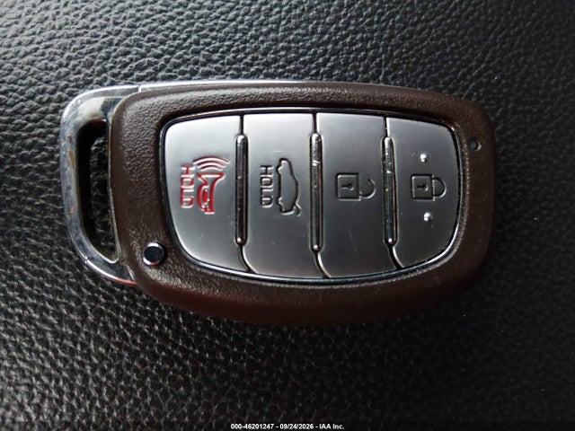 46201247 :رقم المزاد ، KMHD84LF4HU206360 vin ، 2017 Hyundai Elantra Limited مزاد بيع