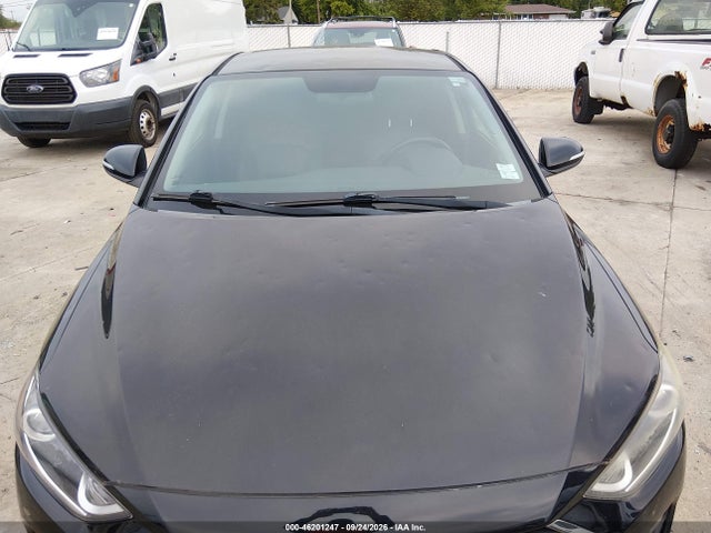 46201247 :رقم المزاد ، KMHD84LF4HU206360 vin ، 2017 Hyundai Elantra Limited مزاد بيع