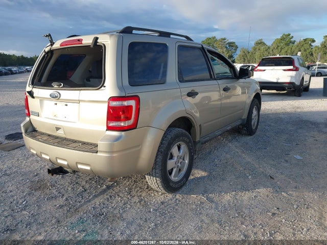 46201267 :رقم المزاد ، 1FMCU0C73CKA62328 vin ، 2012 Ford Escape Xls مزاد بيع