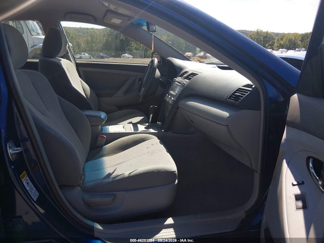 46201284 :رقم المزاد ، 4T1BF3EK8BU709401 vin ، 2011 Toyota Camry Le مزاد بيع