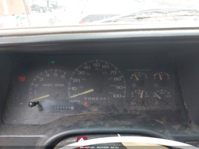 Продажа на аукционе авто 1998 Chevrolet C2500 Fleetside, vin: 1GCGC24R3WZ279197, номер лота: 46201291