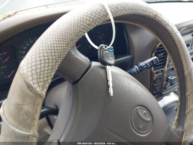 2000 Toyota Land Cruiser მანქანა იყიდება აუქციონზე, vin: JT3HT05J9Y0085285, აუქციონის ნომერი: 46201303