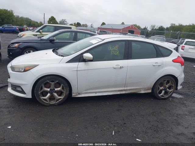 Продаж на аукціоні авто 2016 Ford Focus St, vin: 1FADP3L91GL250175, номер лоту: 46201368