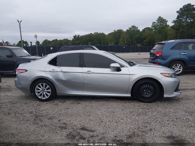 46201396 :رقم المزاد ، JTNB11HK5J3042581 vin ، 2018 Toyota Camry Le مزاد بيع