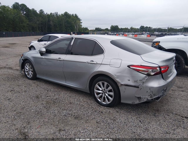 46201396 :رقم المزاد ، JTNB11HK5J3042581 vin ، 2018 Toyota Camry Le مزاد بيع