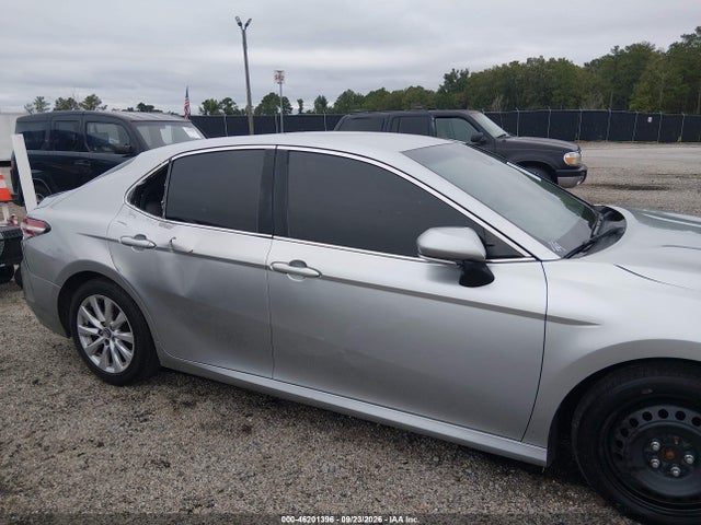 46201396 :رقم المزاد ، JTNB11HK5J3042581 vin ، 2018 Toyota Camry Le مزاد بيع