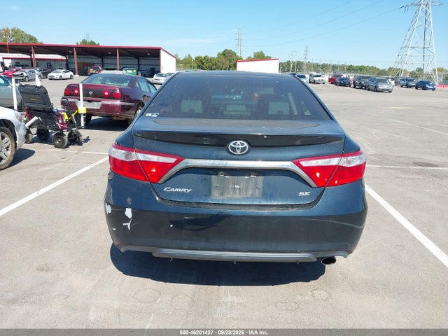 46201427 :رقم المزاد ، 4T1BF1FK5HU345692 vin ، 2017 Toyota Camry Se مزاد بيع