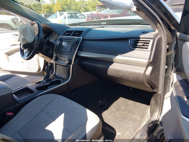 46201427 :رقم المزاد ، 4T1BF1FK5HU345692 vin ، 2017 Toyota Camry Se مزاد بيع
