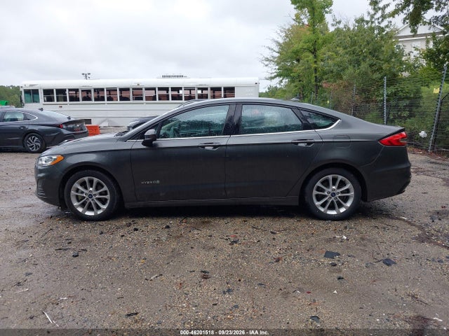 46201518 :رقم المزاد ، 3FA6P0LU9KR258708 vin ، 2019 Ford Fusion Hybrid Se مزاد بيع