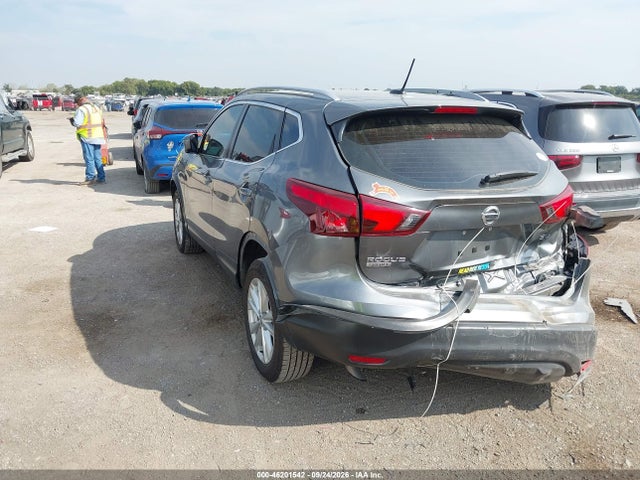 46201542 :رقم المزاد ، JN1BJ1CP6JW184625 vin ، 2018 Nissan Rogue Sport Sv مزاد بيع