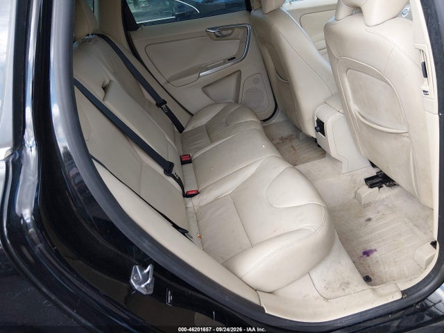 2015 Volvo Xc60 T5 Premier მანქანა იყიდება აუქციონზე, vin: YV440MDKXF2705984, აუქციონის ნომერი: 46201657