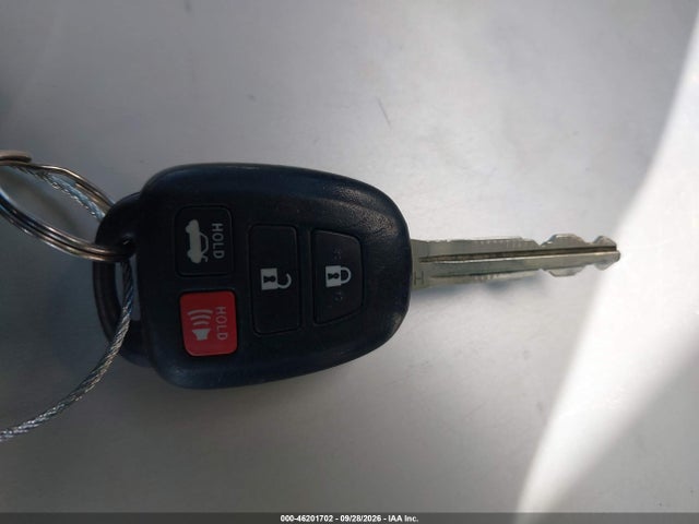 Продажа на аукционе авто 2018 Toyota Corolla Le, vin: 2T1BURHE4JC033088, номер лота: 46201702