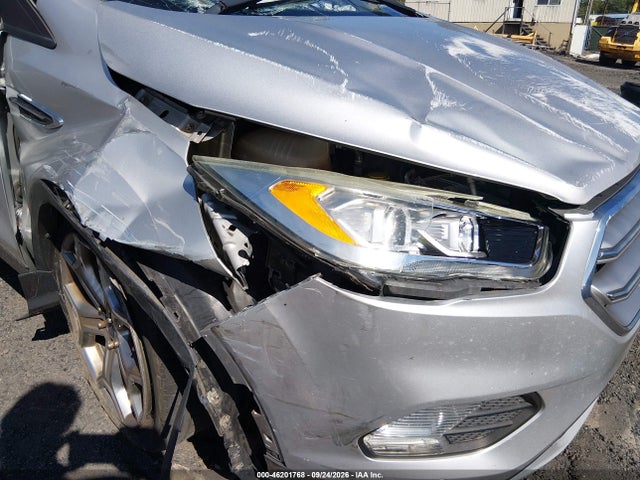 46201768 :رقم المزاد ، 1FMCU9J98HUA18183 vin ، 2017 Ford Escape Titanium مزاد بيع
