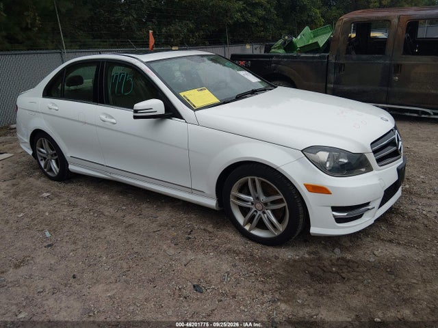 2014 Mercedes-benz C 300 Sport 4matic მანქანა იყიდება აუქციონზე, vin: WDDGF8AB2EG237301, აუქციონის ნომერი: 46201775