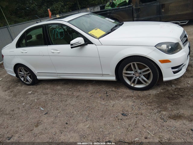 2014 Mercedes-benz C 300 Sport 4matic მანქანა იყიდება აუქციონზე, vin: WDDGF8AB2EG237301, აუქციონის ნომერი: 46201775