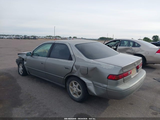 1998 Toyota Camry Xle მანქანა იყიდება აუქციონზე, vin: JT2BG28K9W0140796, აუქციონის ნომერი: 46202046