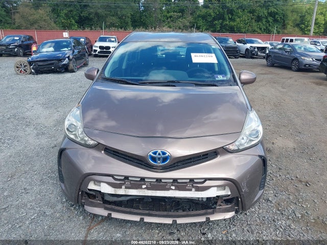 46202210 :رقم المزاد ، JTDZN3EU3FJ039660 vin ، 2015 Toyota Prius V Three مزاد بيع