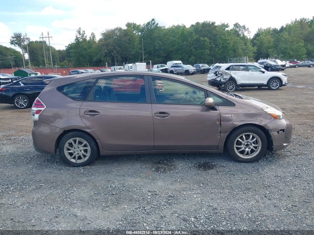 46202210 :رقم المزاد ، JTDZN3EU3FJ039660 vin ، 2015 Toyota Prius V Three مزاد بيع