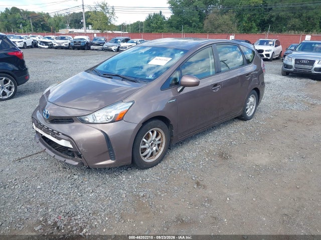 46202210 :رقم المزاد ، JTDZN3EU3FJ039660 vin ، 2015 Toyota Prius V Three مزاد بيع
