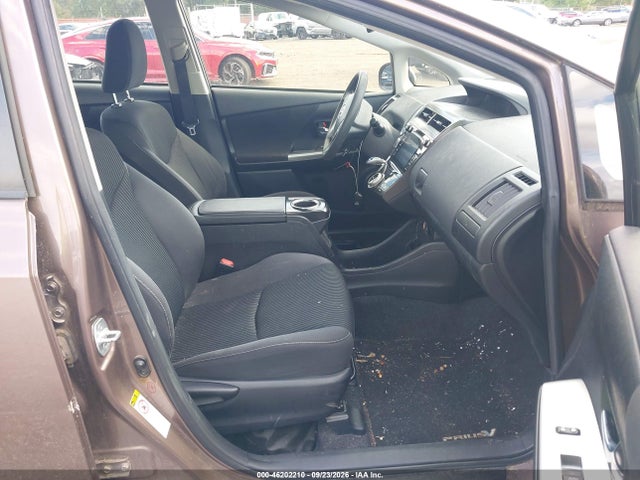 46202210 :رقم المزاد ، JTDZN3EU3FJ039660 vin ، 2015 Toyota Prius V Three مزاد بيع