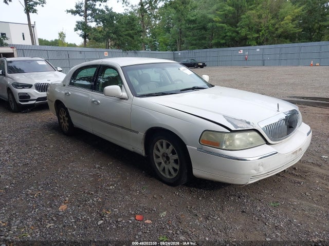 Продажа на аукционе авто 2010 Lincoln Town Car Signature Limited, vin: 2LNBL8CV4AX613193, номер лота: 46202330
