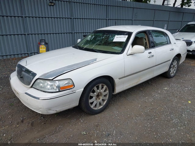 Продажа на аукционе авто 2010 Lincoln Town Car Signature Limited, vin: 2LNBL8CV4AX613193, номер лота: 46202330