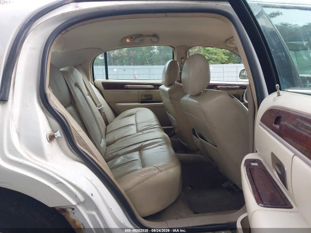 Продажа на аукционе авто 2010 Lincoln Town Car Signature Limited, vin: 2LNBL8CV4AX613193, номер лота: 46202330