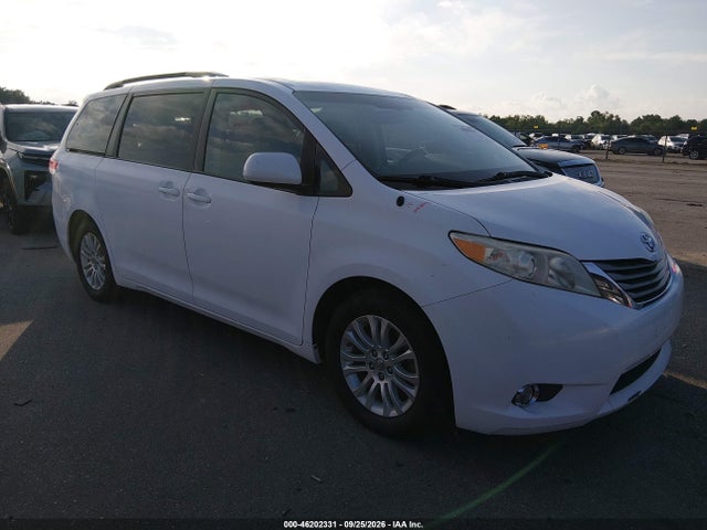 46202331 :رقم المزاد ، 5TDYK3DC7BS163988 vin ، 2011 Toyota Sienna Xle V6 مزاد بيع